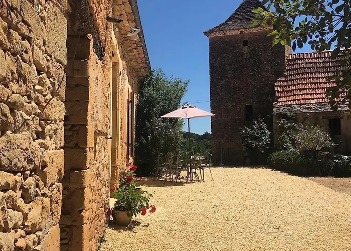Дом отдыха Ferme Redouline - 3 Bedroom, Large Private Pool *