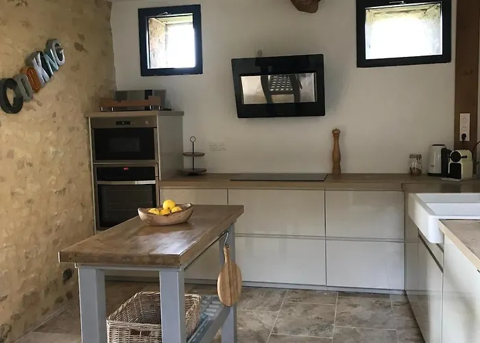 Дом отдыха Ferme Redouline - 3 Bedroom, Large Private Pool *